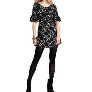 Free people Geo Garden ruffle sleeve mini dress size 6